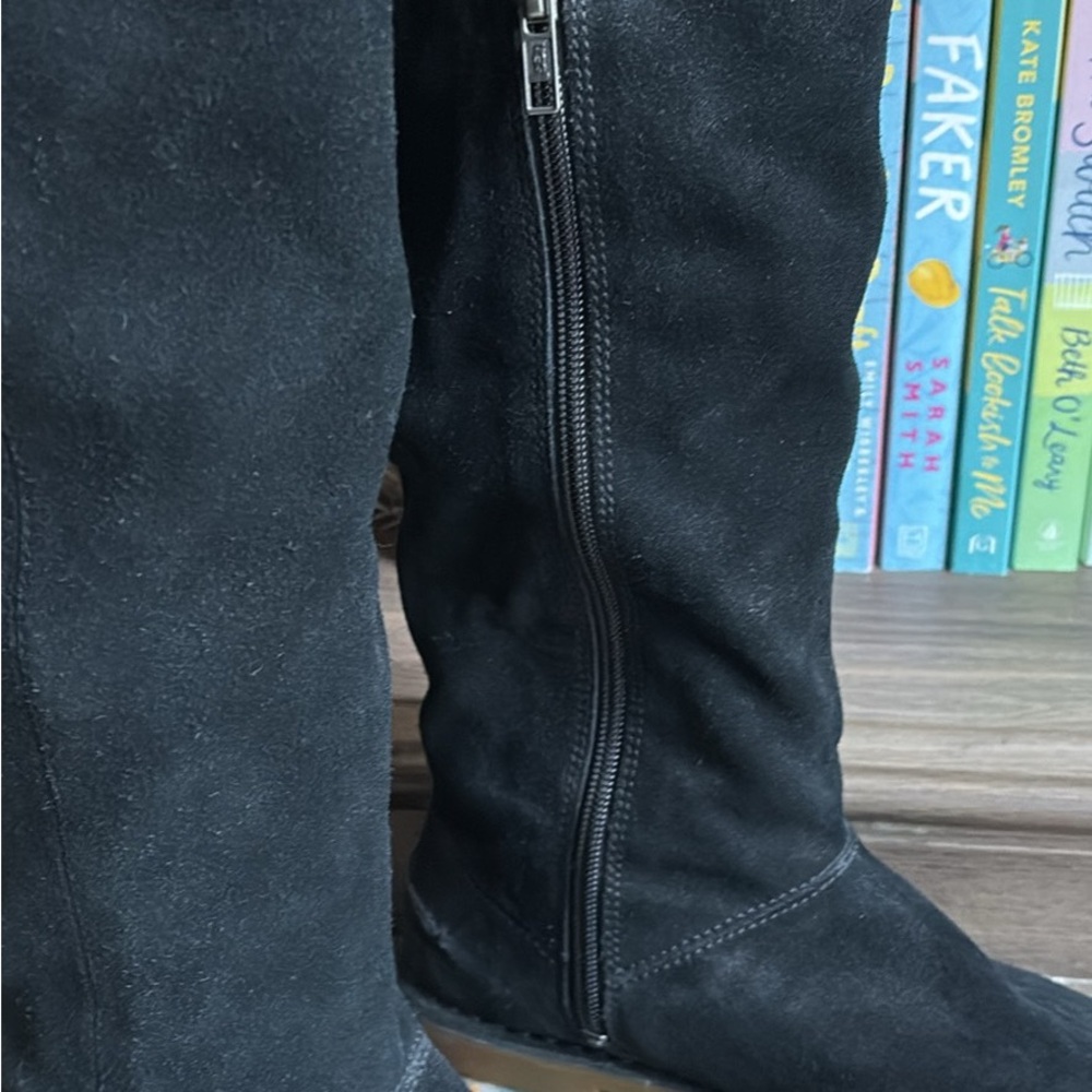 Women’s over the knee Ugg Black Suede Boots - Picture 2 of 5